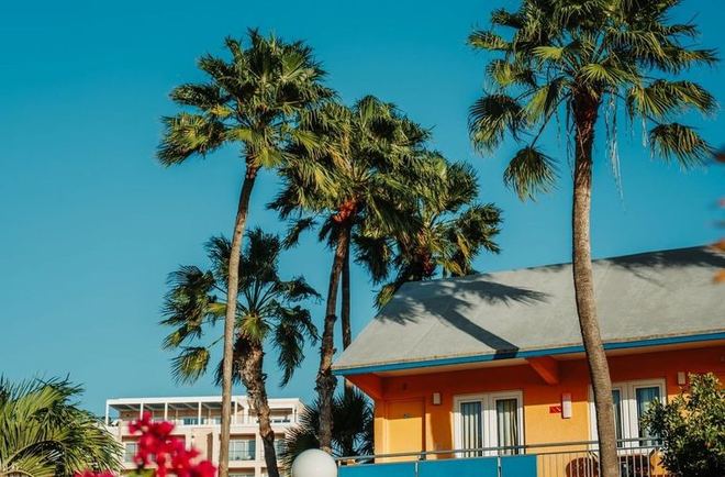 MVC Eagle Beach Hotel